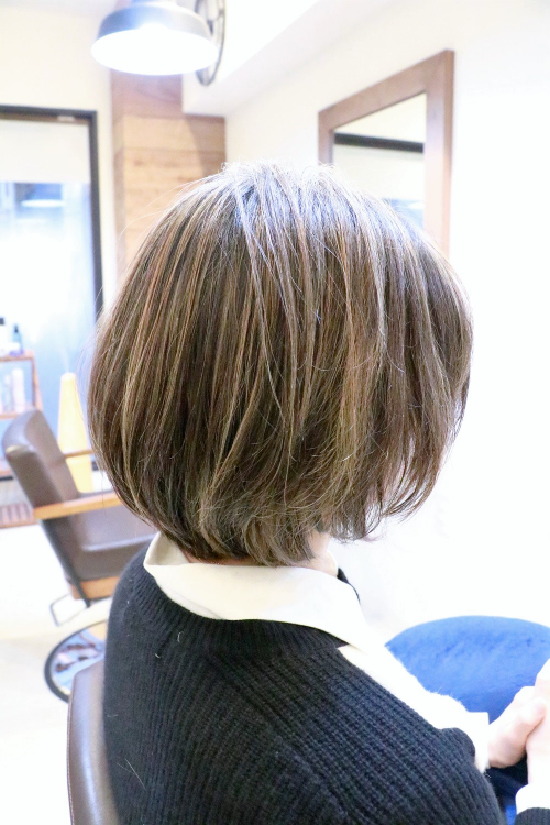 グレイヘアをメッシュでオシャレに 豊島区大塚駅にある美容室 repro リプロ くせ毛お悩み解決サロン